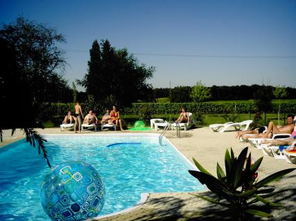 Photo 1 - Gîte 4 personnes à SAINT FORT SUR GIRONDE